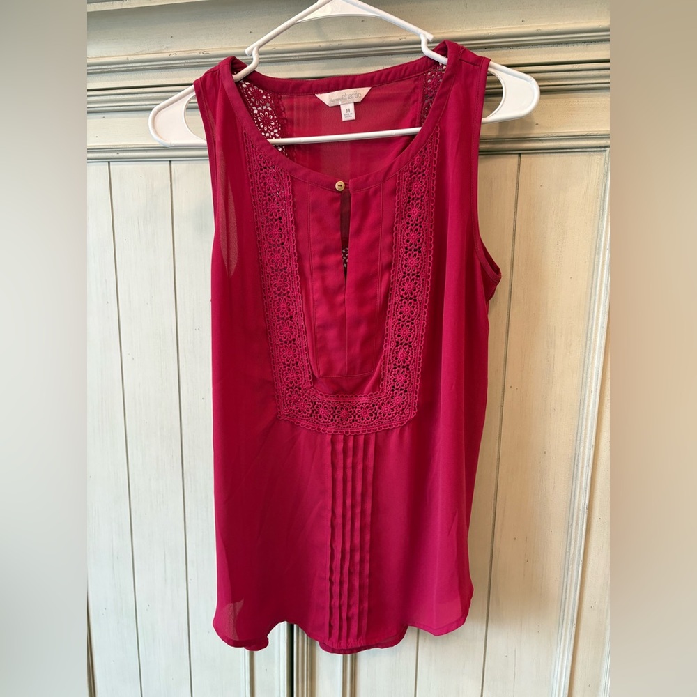 Sleeveless Lace Detail Blouse